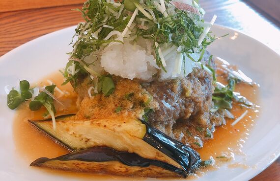 暑さを乗り切るメシ｜月島カモンチ定食